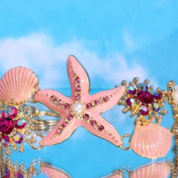 Pink Shell and Starfish Cubic Zirconia Bracelet - Picture 4 of 8
